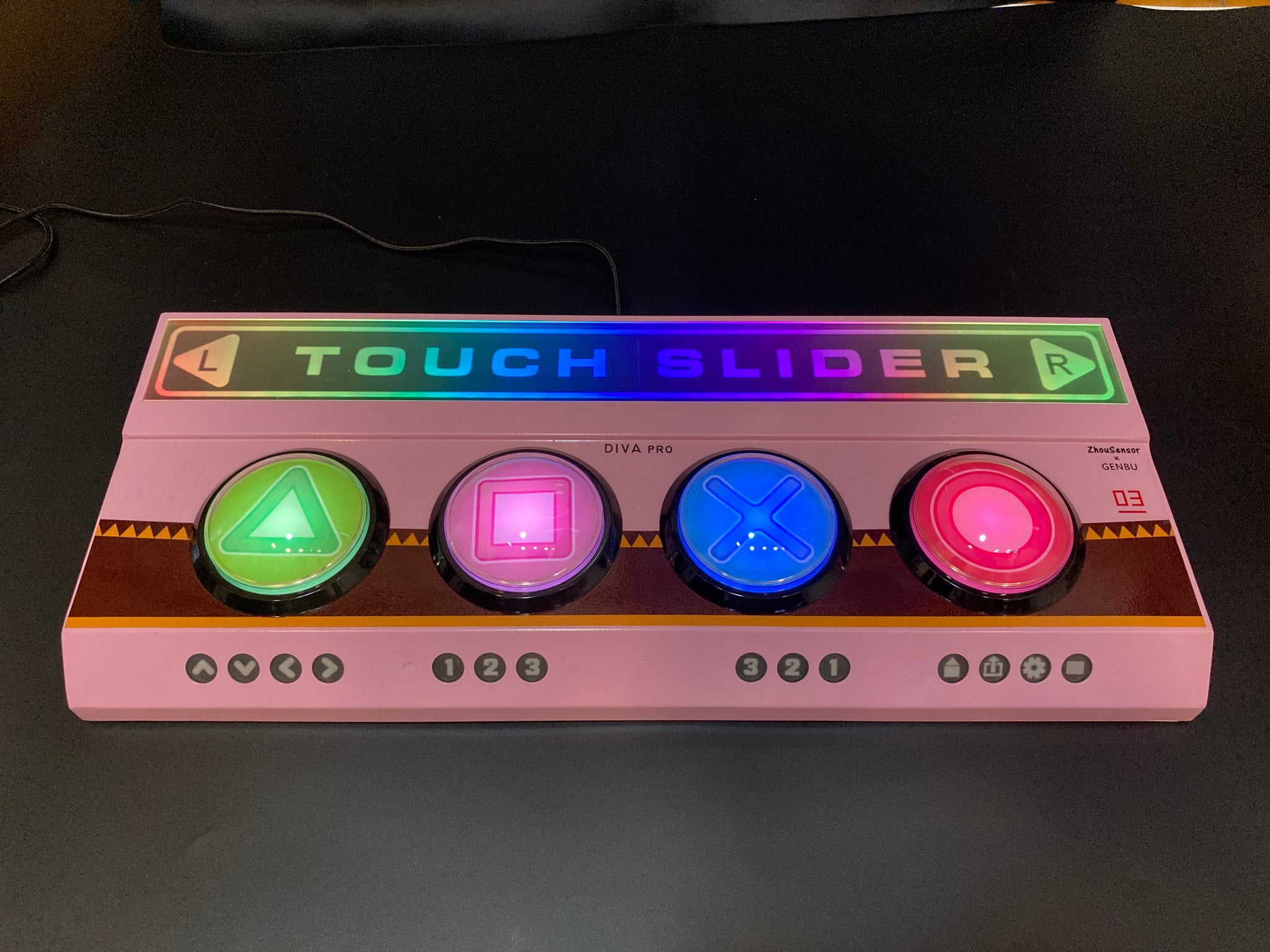 ZhouSensor DIVA Pro: Hatsune Miku Project Diva Arcade-Style